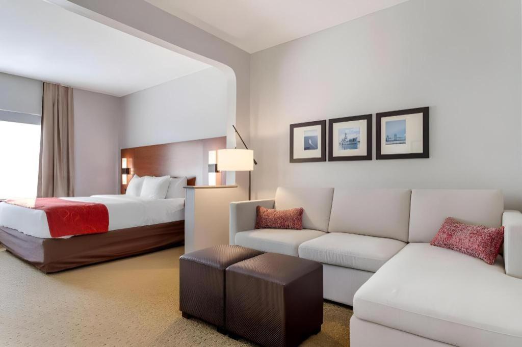 לה פורט Comfort Suites מראה חיצוני תמונה