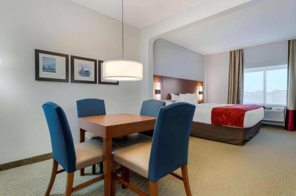 לה פורט Comfort Suites מראה חיצוני תמונה