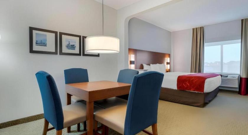 לה פורט Comfort Suites מראה חיצוני תמונה